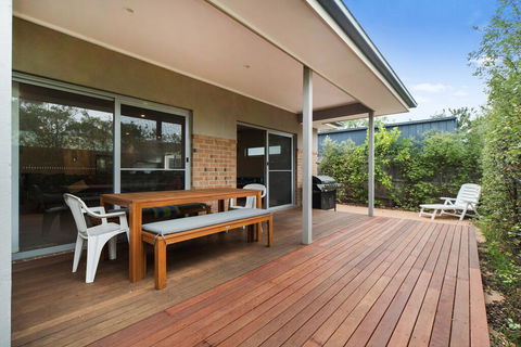 Cootamundra - Tweed Heads Accommodation 1