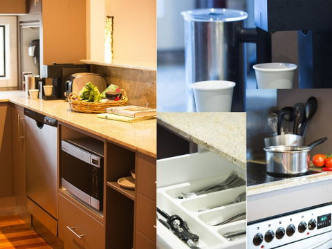 Cossies', 2/273 Corrie Parade - Stunning Views & Air Conditioned - Tweed Heads Accommodation 1