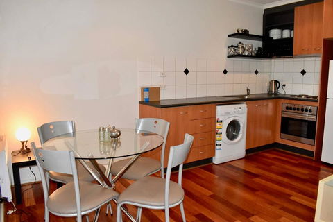 Cosy 1 Bedroom Apartment In Trendy Northcote - Tweed Heads Accommodation 2