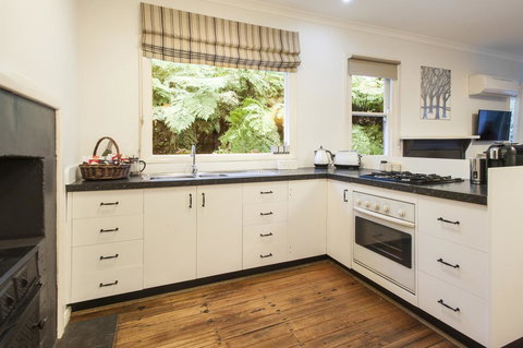 Cottage In The Forest - Tweed Heads Accommodation 3