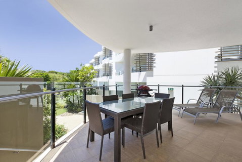 COTTON BEACH ON THE POOL 66 - Tweed Heads Accommodation 1