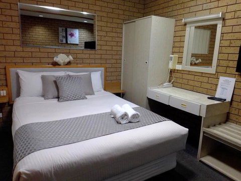 Country Home Motor Inn - Tweed Heads Accommodation 0