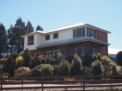 Country Meets Town - Tweed Heads Accommodation 0