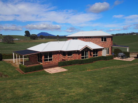 Country Meets Town - Tweed Heads Accommodation 2