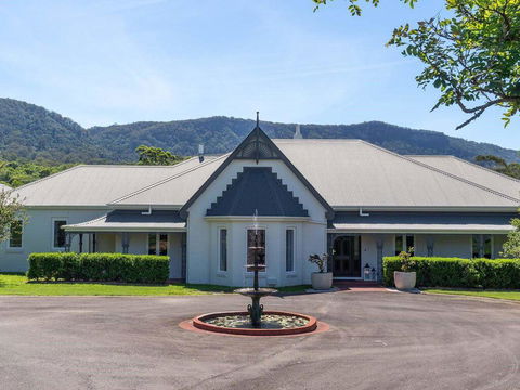 Cowley House - Stunning Entertainer, Views, Pool - Tweed Heads Accommodation 0