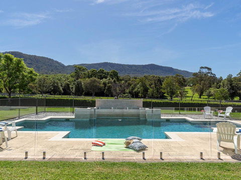 Cowley House - Stunning Entertainer, Views, Pool - Tweed Heads Accommodation 2