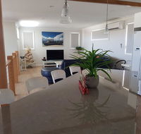 Cozzys Condo Luxury Beach House - Tweed Heads Accommodation