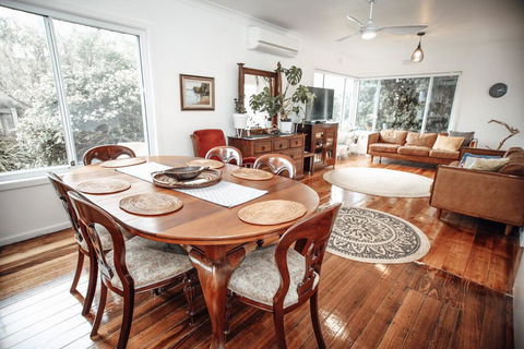 Craypot Cottage Port Campbell - Tweed Heads Accommodation 1