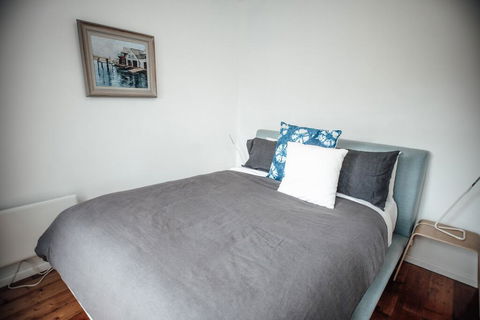 Craypot Cottage Port Campbell - Tweed Heads Accommodation 2