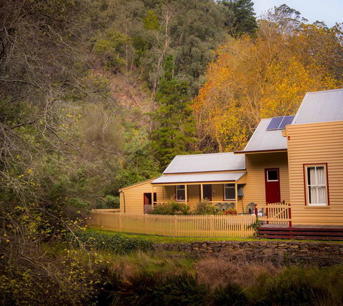 Creek Cottage - Tweed Heads Accommodation 2