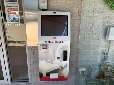 Crest Motor Inn - Tweed Heads Accommodation 1