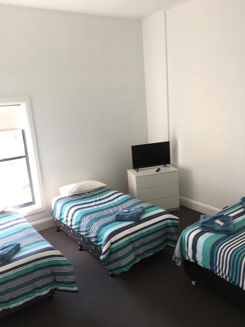 Crown Inn Hotel - Tweed Heads Accommodation 2