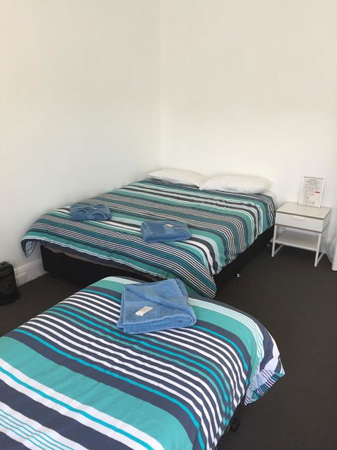 Crown Inn Hotel - Tweed Heads Accommodation 0