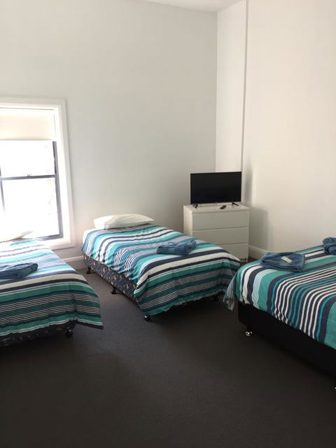 Crown Inn Hotel - Tweed Heads Accommodation 1