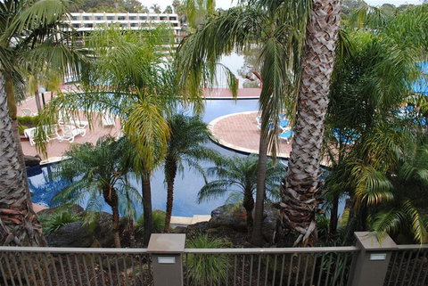 Cypress Waterfront Spa Apartment - Tweed Heads Accommodation 1