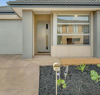 Daisy Villa - close to Mel Airport  Hume Highway -Comfort - Tweed Heads Accommodation