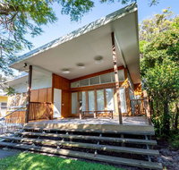Decked out for a Fantastic Holiday - Winnett St Woorim Upstairs only - Tweed Heads Accommodation