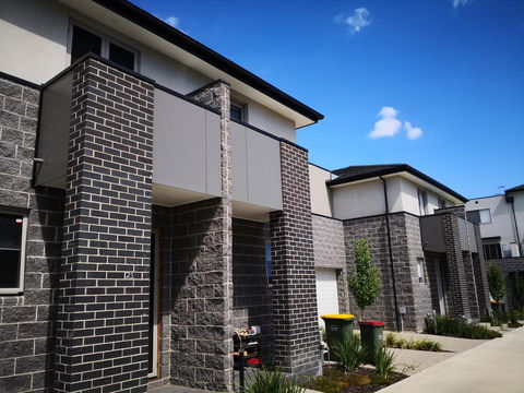 Delicate And Peaceful Bundoora Townhouse 12 - Tweed Heads Accommodation 0