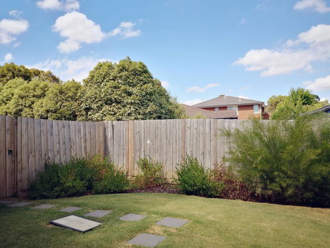 Delicate And Peaceful Bundoora Townhouse 20-R2 - Tweed Heads Accommodation 0