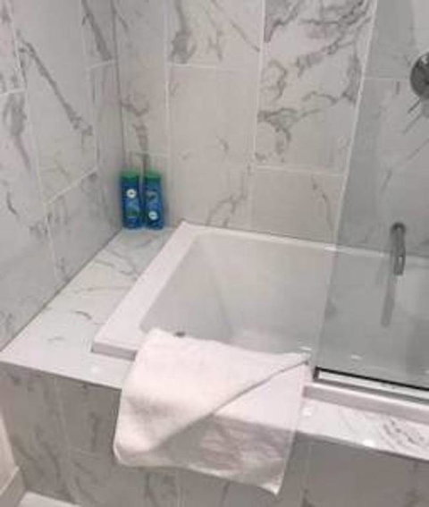 Delicate And Peaceful Bundoora Townhouse 7 - Tweed Heads Accommodation 3
