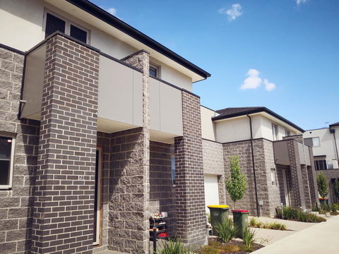 Delicate And Peaceful Bundoora Townhouse 7-R4 - Tweed Heads Accommodation 1