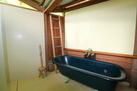 Delicate Nobby Artist Studio, 898 Point Plomer Road - Tweed Heads Accommodation 3