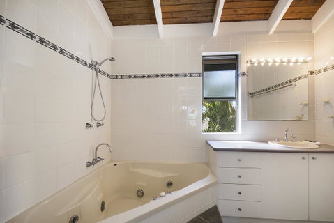 Descola 10 - Tweed Heads Accommodation 3