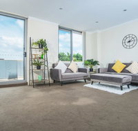 Designed Home of Ultimate Convenience In Gordon - Tweed Heads Accommodation