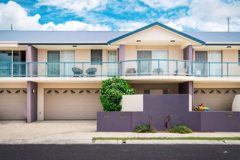 Driftwood - Modern Townhouse - Tweed Heads Accommodation 0