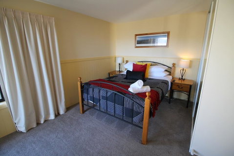 Dromaius 5 - Great Views Of The Snowy Mountains - Tweed Heads Accommodation 1