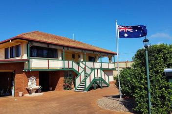 Dunelm House with Tweed Heads Accommodation