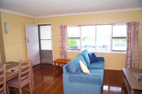 Dunroamin, 20 Main Street - Tweed Heads Accommodation 1