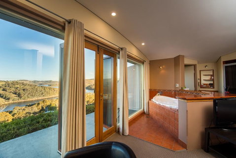Eagle View Escape - Tweed Heads Accommodation 0