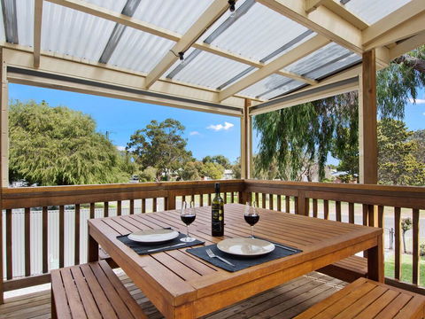EdAn Beachhouse - 21 Laronde - Tweed Heads Accommodation 0