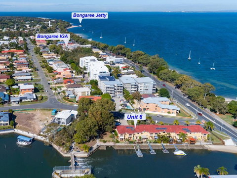 Elegant Waterfront Gem Where The Ocean Meets The Canal! - Tweed Heads Accommodation 1