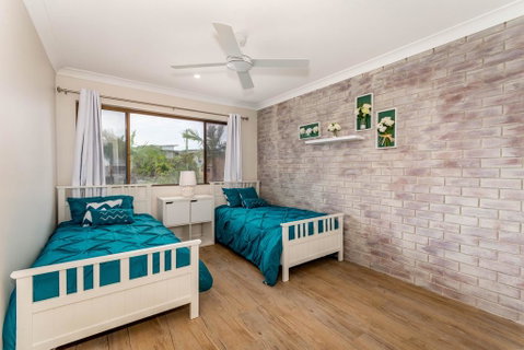 Elegant Waterfront Gem Where The Ocean Meets The Canal! - Tweed Heads Accommodation 3