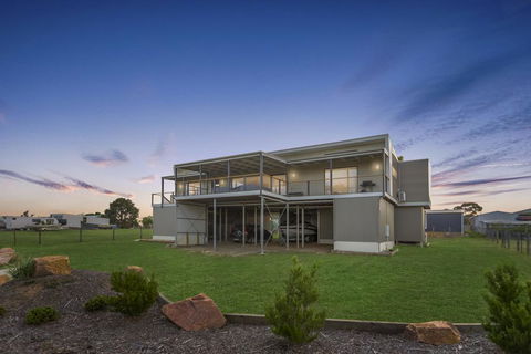 Elevation - Waterviews In Newlands Arm - Tweed Heads Accommodation 0