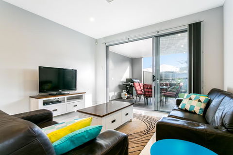 Ella House Adelaide - Tweed Heads Accommodation 1