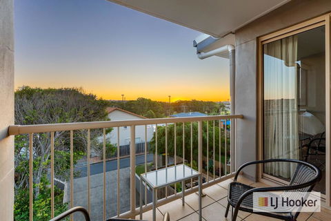 EXCLUSIVE OCEAN VIEW PENTHOUSE ON MARINE PARADE - Tweed Heads Accommodation 2
