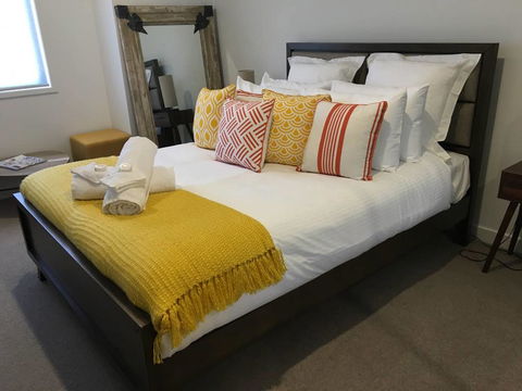 Executive Mansion, Spring Racing, Melbourne Cup - Tweed Heads Accommodation 2