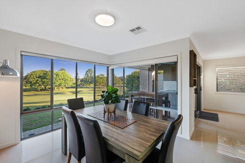Fairway Village @ Windaroo Lakes Golf Club - Tweed Heads Accommodation 0