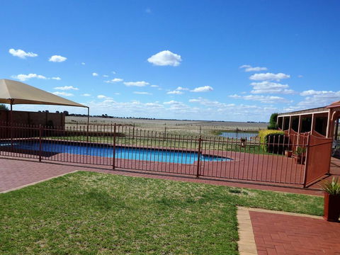 Fairways Bed & Breakfast At Jerilderie - Tweed Heads Accommodation 1