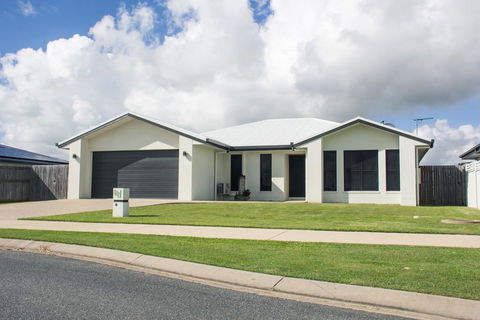 Family Friendly Holiday Home - Tweed Heads Accommodation 0
