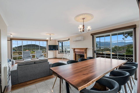 FAMILY With Children Of All Ages - Water/Bridge View - Tweed Heads Accommodation 1