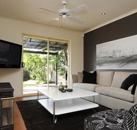 Feathers Serviced Townhouse - Tweed Heads Accommodation