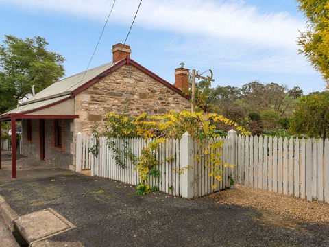 Fig Tree Cottage - Tweed Heads Accommodation 0