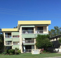 First Floor Unit with waterviews from your balcony - Tweed Heads Accommodation