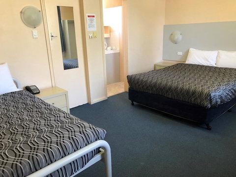Flinders Motel - Tweed Heads Accommodation 3