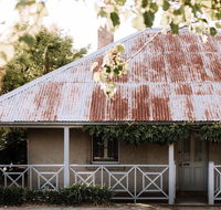 French Cottage 1854 with stunning Alfesco Garden - Tweed Heads Accommodation