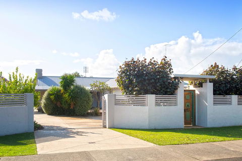 GIFFORD HOUSE - Tweed Heads Accommodation 1